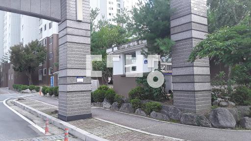 급급매물 주차편리하고 해 잘드는 집. 집주인이 깨끗이 관리 잘한 집 - View 2
