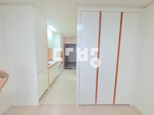 침대,책상,렌지풀옵션갖춘방,1청사도보,호수공원산책,건물내 피트니스장,전불 - View 4