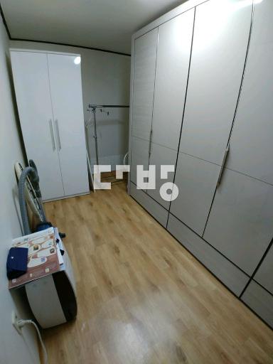 수유동  넓고 햇빛 들어오는 반지층 방2칸  거실.주방 공간있음 - View 2