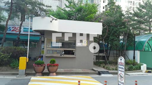 주인세대,정상,작은방1개,거실확장,화장실수리,씽크대교체 했어요 - View 3