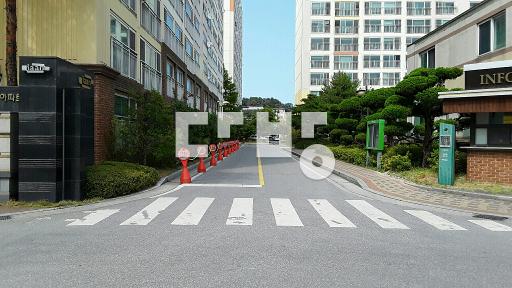 협의가능, 막힘없고 일조량좋음, 남서향, 베란다화단을 수납장으로 변경 - View 2