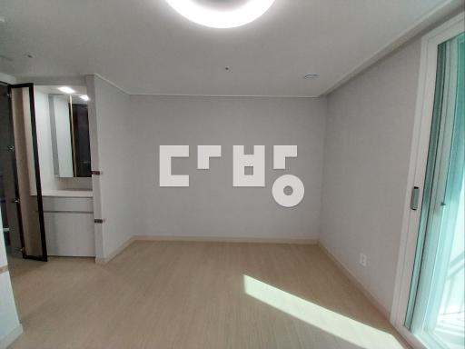 고덕365. 협의입주. 시스템에어컨.드레스룸.화장대. 인기공원뷰 - View 4