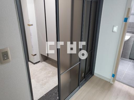 84C 거실양면창 시스템에어컨 거실간접등 내부아주깨끗 광주천조망좋음 - View 5