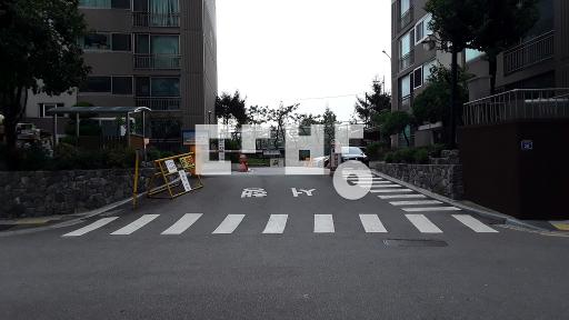Apartment in 본동 - View 3