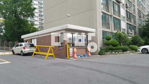 남향 고층 거실.방확장.샷시,배관교체 전체수리  학원밀집가 생활권편리 - View 2