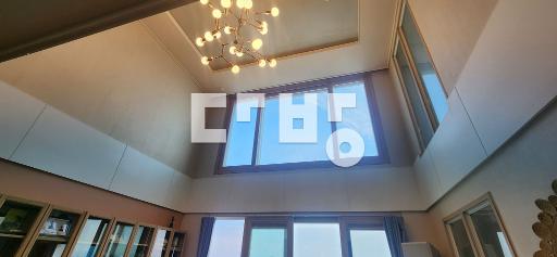 뷰끝판왕, 거실천장 오픈형 팬트하우스, 주방 리모델링, 야외테라스 - View 3