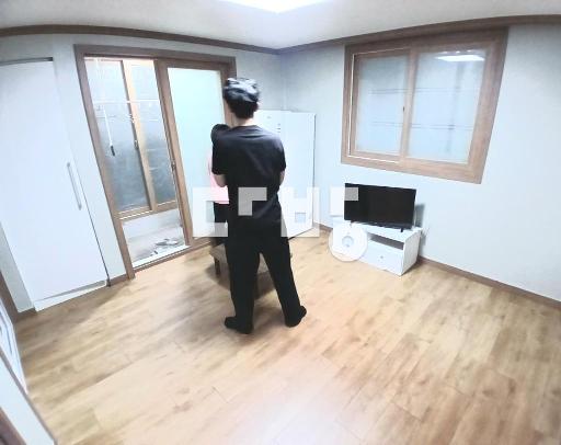 엘베있음 + 대현초부근 + 모던,깨끗한방 + 붙박이장까지 풀옵션 - View 2