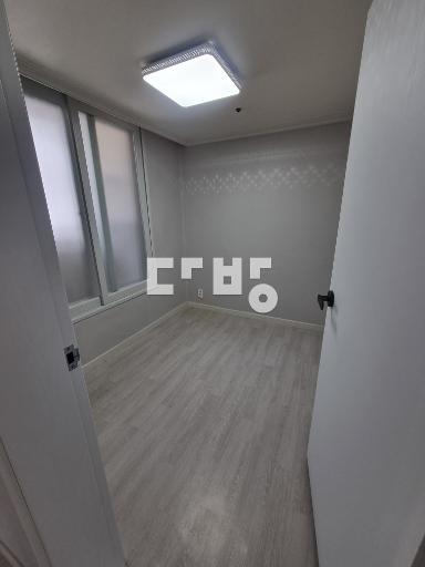 Apartment in 중산동 - View 2