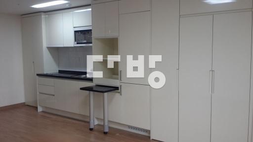 vv 2분역세권,7/4입주, 대로변 - View 4