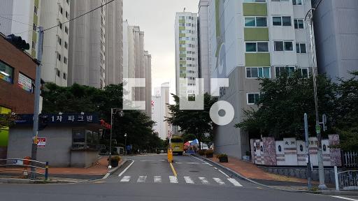 방1확장 초중학교인접 전세3.4억안고(27년11월)단지앞광역버스정류장 - View 2