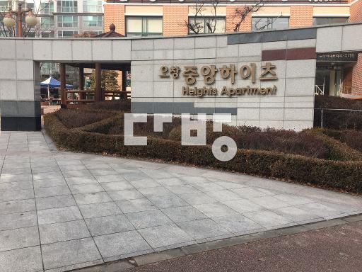 주변 인프라 좋고 상업지역 인접한 로얄층 매매. 작은방 확장 - View 2