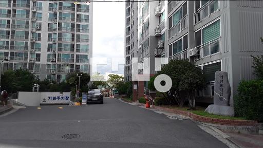 남향이며 학군,인프라 최상입니다 - View 3