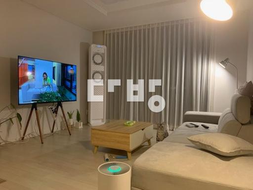집주인 거주. 집상태 깨끗함. 샷시포함 올리모델링. 입주협의 가능 - View 2