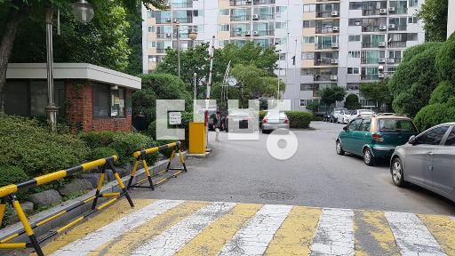 Apartment in 구로구, 구로1동 - View 2