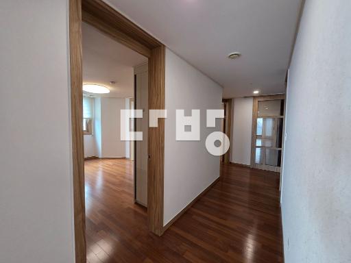 Apartment in 본동 - View 4