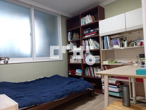 협의입주가능,작은방확장,로얄층, 학군이 좋은 아파트 깔끔한집 - View 3