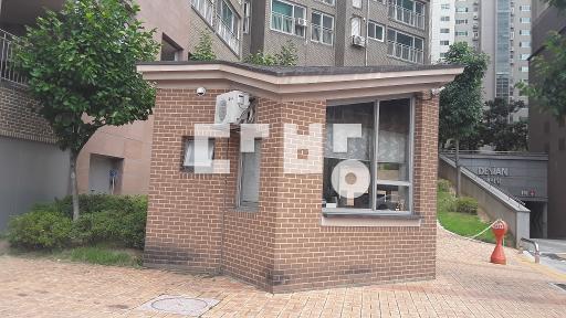 이사조율가능 앞동 작은방2개확장 관리잘된집 - View 3