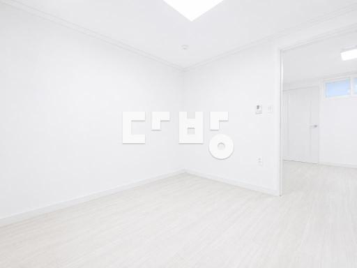 POINT III 눈부신채광 III 합리적인가격 III - View 4