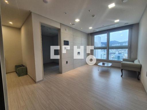 대로변  오피스텔 깔끔한 쓰리룸 단기매물 - View 2