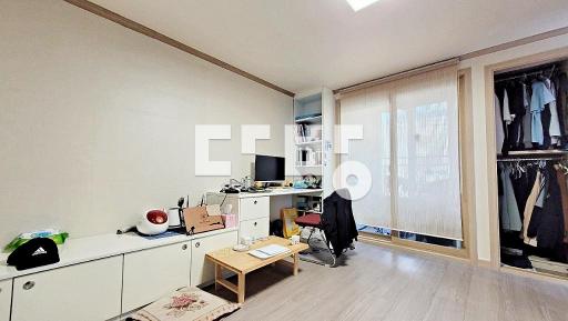Apartment in 수원시, 영통구 - View 2