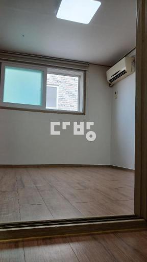 세련된 인테리어 감각과 넓은방, 큰창, 답답함이 없는 원룸 - View 3