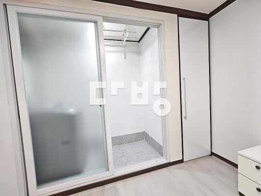 아주대삼거리 도보3분 초역세권 풀옵션 1룸 공실 즉시입주 - View 2