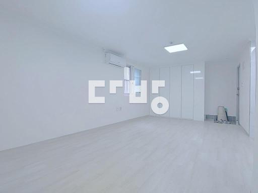 리모델링두번째입주/금액조절,대출가능/큰평수 신형풀옵션의 최상급 원룸 - View 5