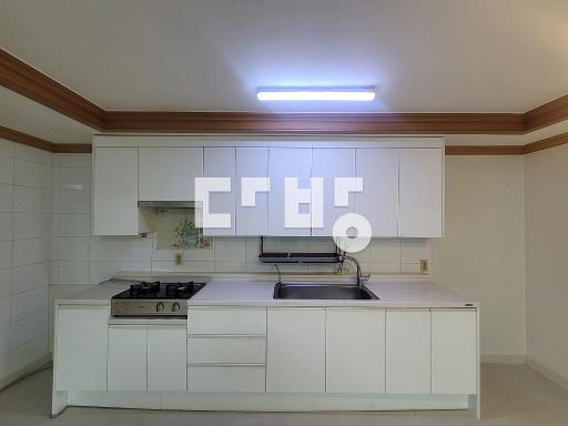 단관택지내 빠른입주 가능한 3룸 주인세대 월세로 살림하실 분 모십니다 - View 5