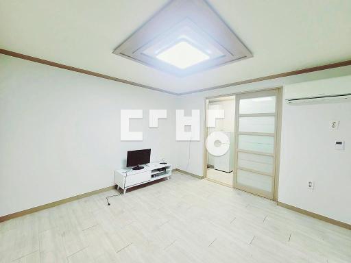 한동대 버스라인.다이소 인근 도배 깔끔 교체 분리형 원룸 - View 2