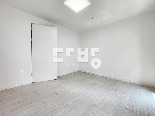 유성고인근.월드컵대로주변.옵션있는투룸. 엘베. - View 3