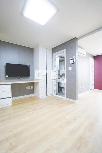 Apartment in 수원시, 우만동, 팔달구 - View 4