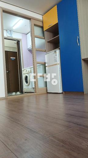 세련된 인테리어 감각과 넓은방, 큰창, 답답함이 없는 원룸 - View 2