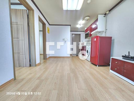 2 ROOM ----  엘베 있는 2룸 ㅇ즉시입주가능 - View 3
