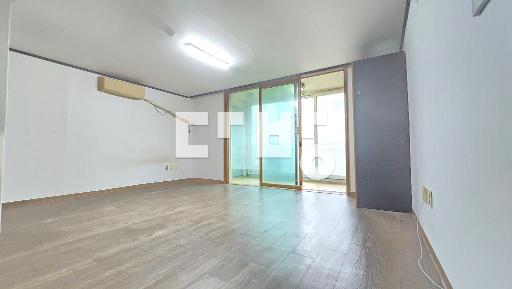 Apartment in 개신동 - View 2