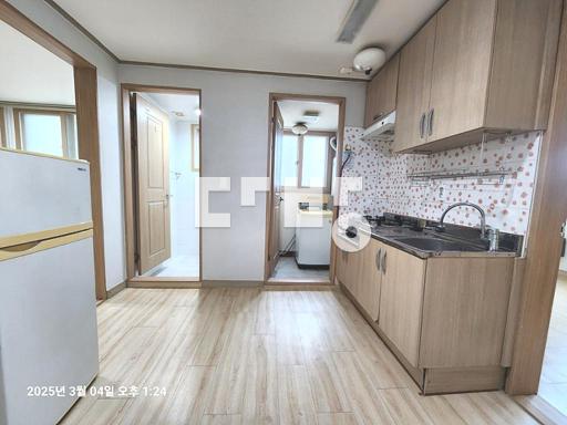 2 ROOM ---- 방2개 2룸 ll 번화가 위치 ll 고대 10분소요 - View 2