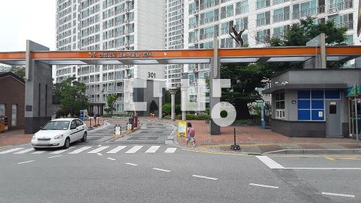 Apartment in 공도읍 - View 2