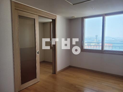공실, 귀한 월세 매물, 공개공로 트인 전망 좋은 집입니다. - View 4