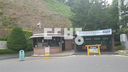 정남향,수년전올수리됨.입주협의.가격조율,앞동산뷰짱,단지옆초등학교위치.화2 - View 3