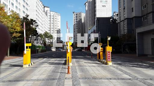 Apartment in 미장동 - View 2