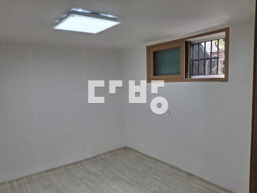공덕역10분거리  일층같은등기상지층 주인이  여성만 원함  반려동물금지 - View 4