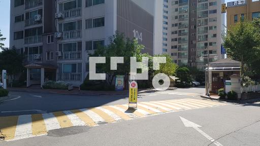 최근 샷시, 보일러교체 / 5년전 내부 올수리 교통, 상권 초인접 - View 2