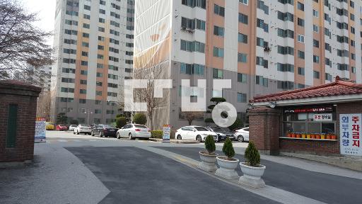 샷시,확장포함 전체리모델링후 첫 입주.내부상태 최상 - View 2