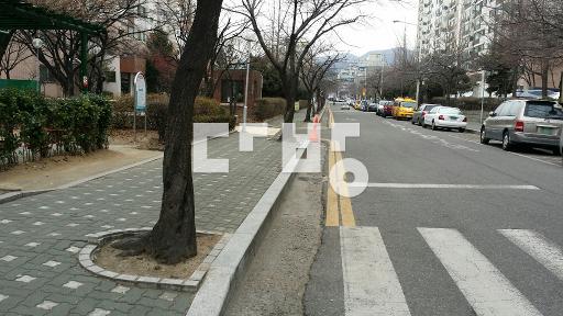초중고 대형식자재마트 인접 관공서 은행 가까운 편리한 곳 - View 3