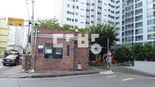 남향이며 학군,인프라 최상입니다 - View 2