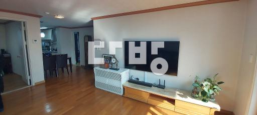 31.최저가급매.입구동 인기동. 로얄층. 주인거주 관리 잘된 집. - View 4