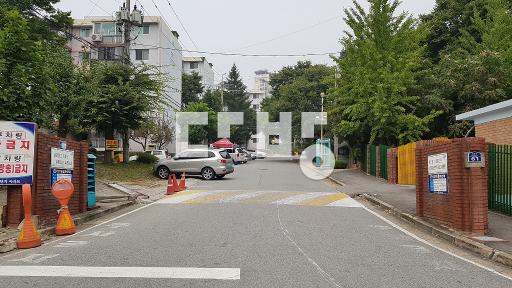 급매,샷시포함 올리모델링,재건축투자유망,방3 거실,현재 임차인 거주중 - View 2