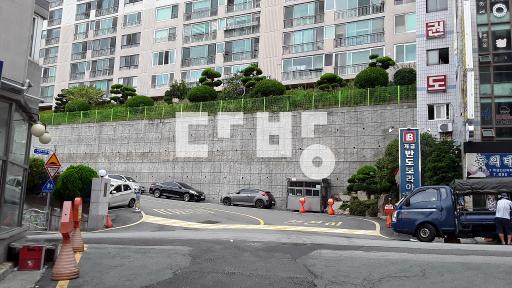 Apartment in 개금동 - View 2