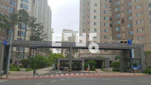 귀한 동 햇살 가득한 이쁜집  깔끔한 컨디션 막힘없는 뷰 (전세앉고도가능 - View 2