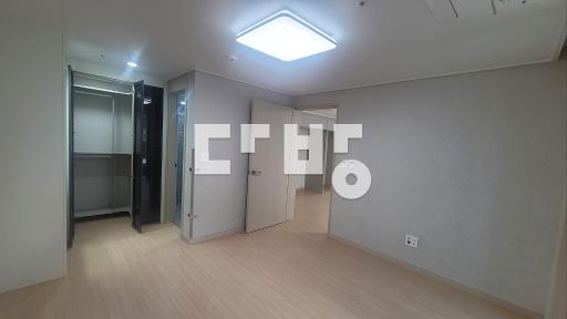 구27평  반려동물 버팀목전세대출 보증보험 시스템AC2대 인덕션 거실특화 - View 4