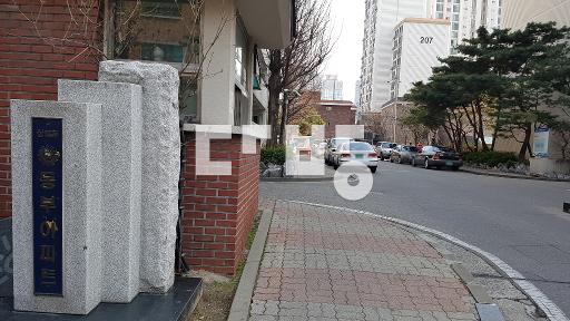 샷시포함 내부 올수리 깨끗 초중고 인접 조용한 단지 - View 2